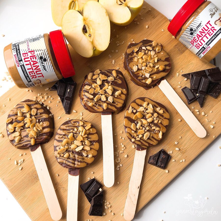 PALETAS DE MANZANA CON CACAO Y CACAHUETE