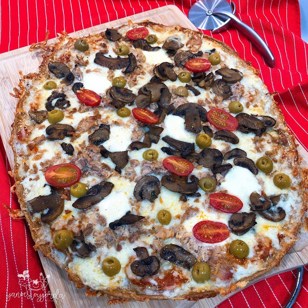 PIZZA FAMILIAR DE ESPELTA INTEGRAL CON ATÚN