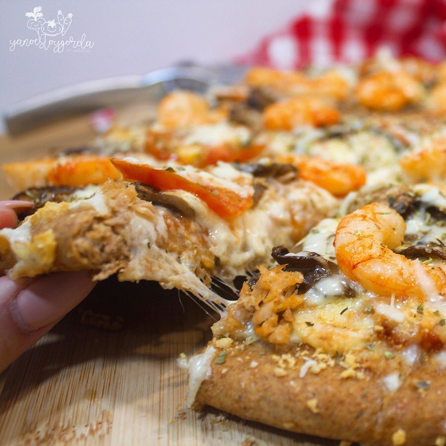 PIZZA FAMILIAR INTEGRAL MASA CLÁSICA CON FRUTOS DEL MAR