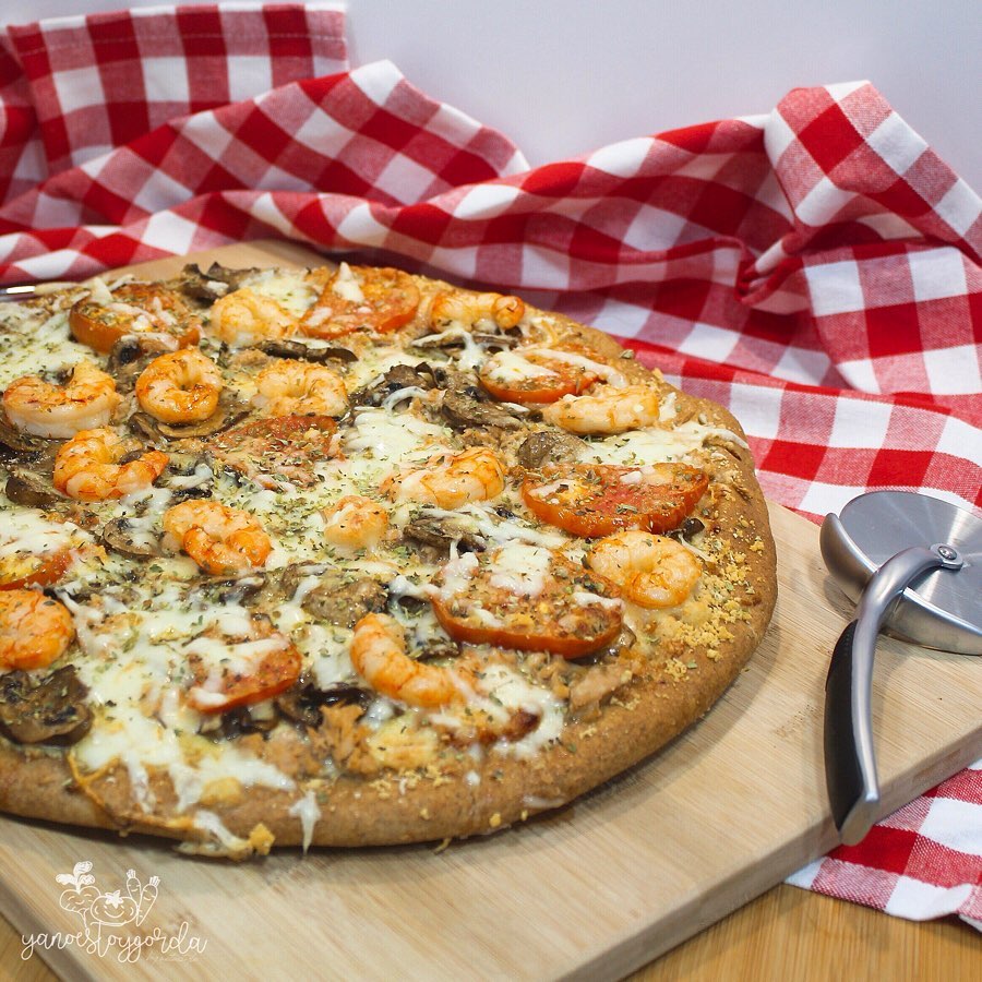 PIZZA FAMILIAR INTEGRAL MASA CLÁSICA CON FRUTOS DEL MAR