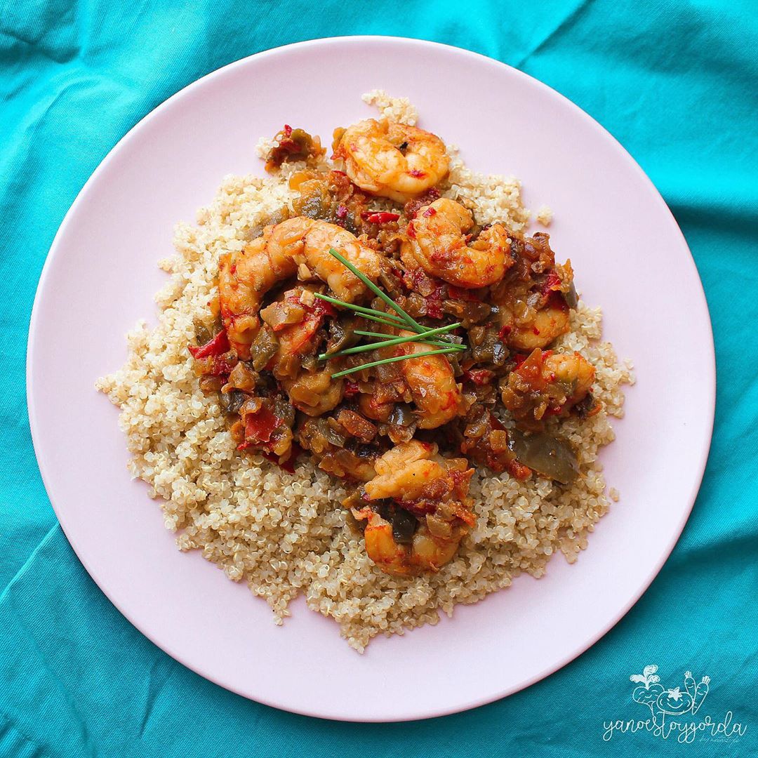 GAMBONES CON PIMIENTOS Y QUINOA