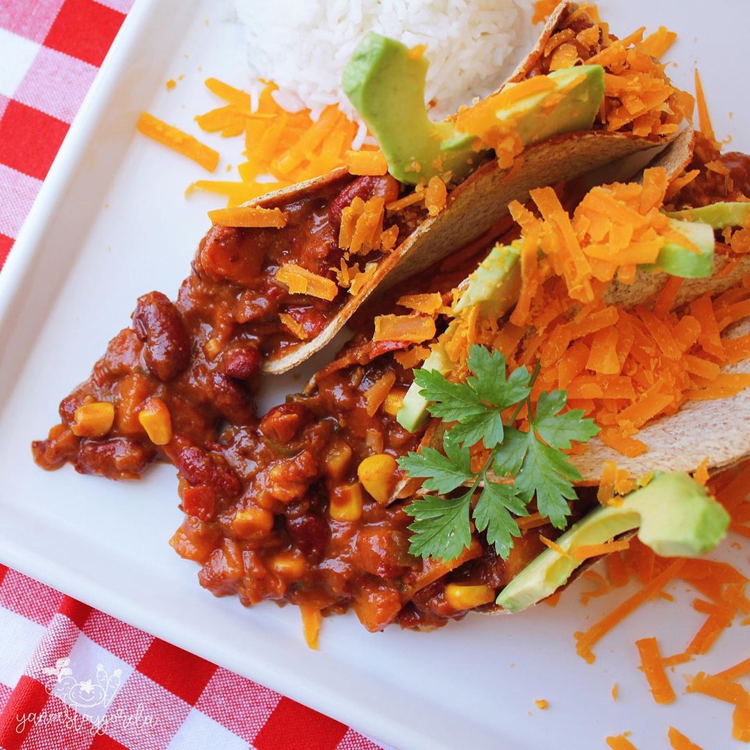 TACOS DE CHILI “SIN CARNE” (VEGANOS)