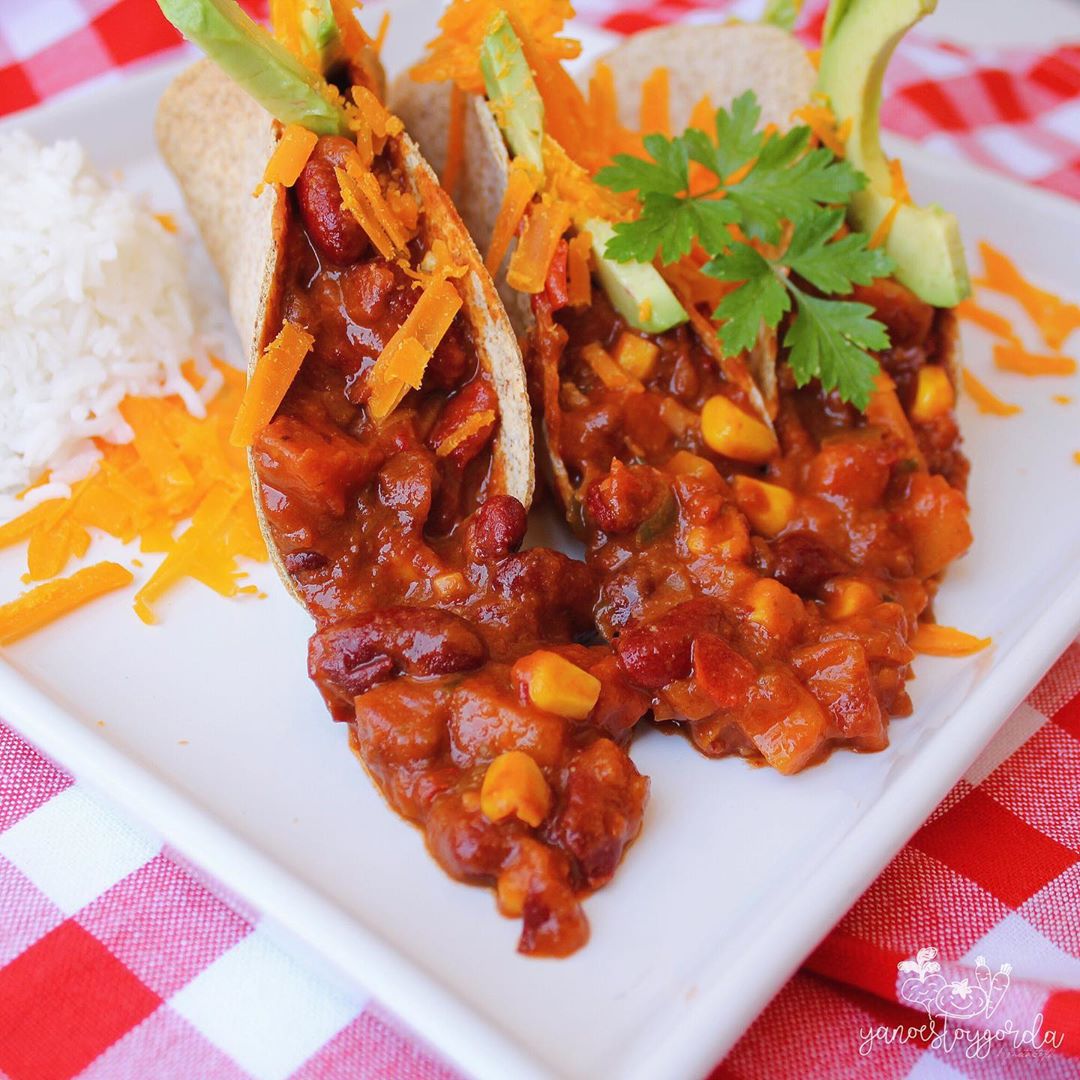 TACOS DE CHILI “SIN CARNE” (VEGANOS)