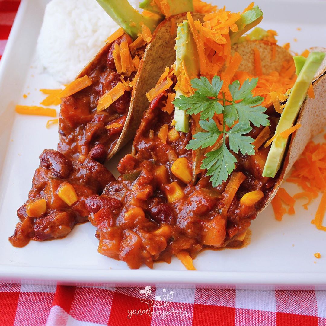 TACOS DE CHILI “SIN CARNE” (VEGANOS)