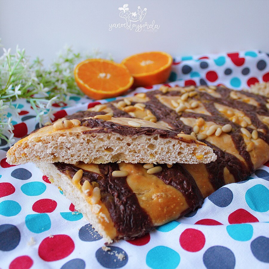 COCA DE SAN JUAN CON CREMA DE CHOCOLATE