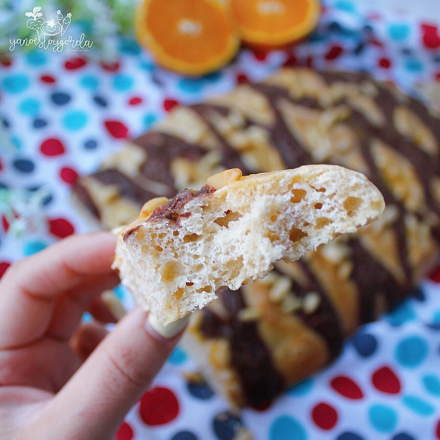 COCA DE SAN JUAN CON CREMA DE CHOCOLATE