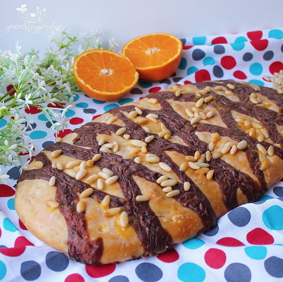 COCA DE SAN JUAN CON CREMA DE CHOCOLATE