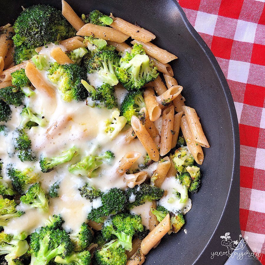 MACARRONES CON BRÓCOLI Y QUESO