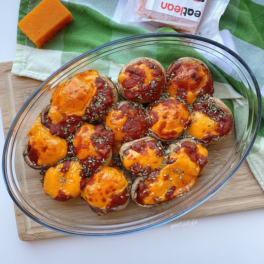 CHAMPIÑONES CON QUESO Y TOMATE