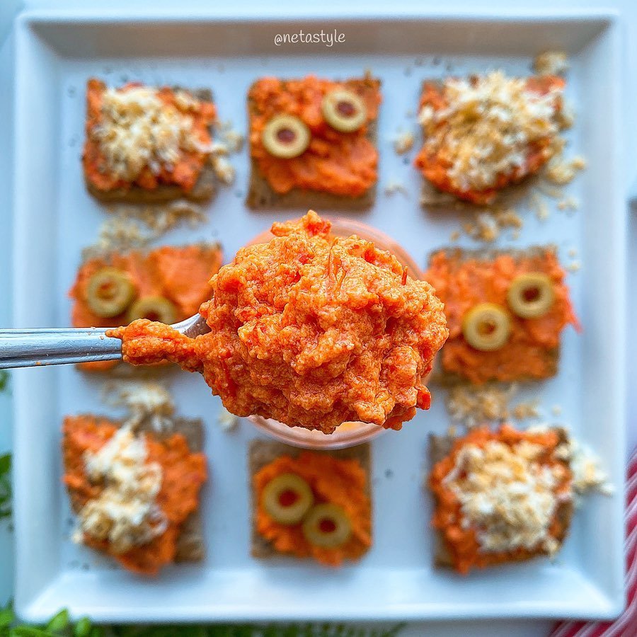 UNTABLE DE PIMIENTOS ASADOS Y QUESO