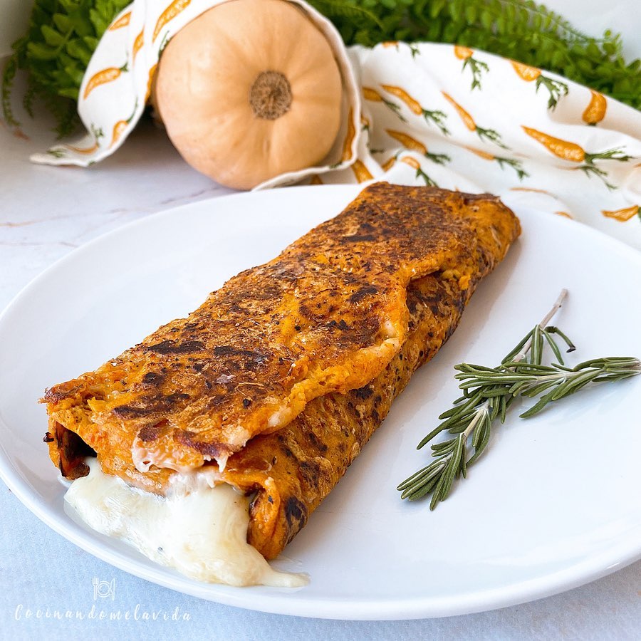 ENROLLADO DE CALABAZA CON QUESO
