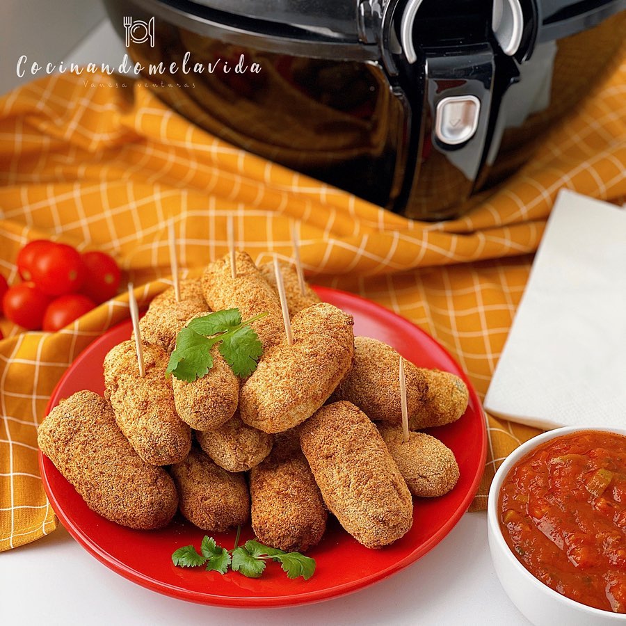 CROQUETAS DE POLLO, QUESO DE CABRA Y ESPINACAS