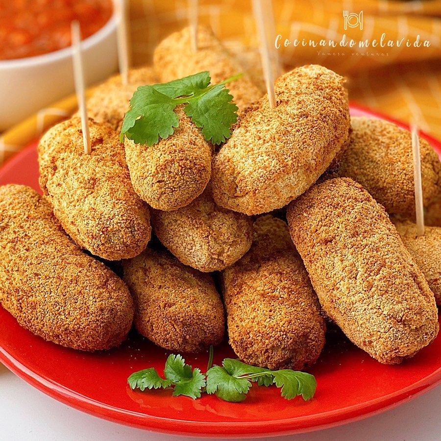 CROQUETAS DE POLLO, QUESO DE CABRA Y ESPINACAS