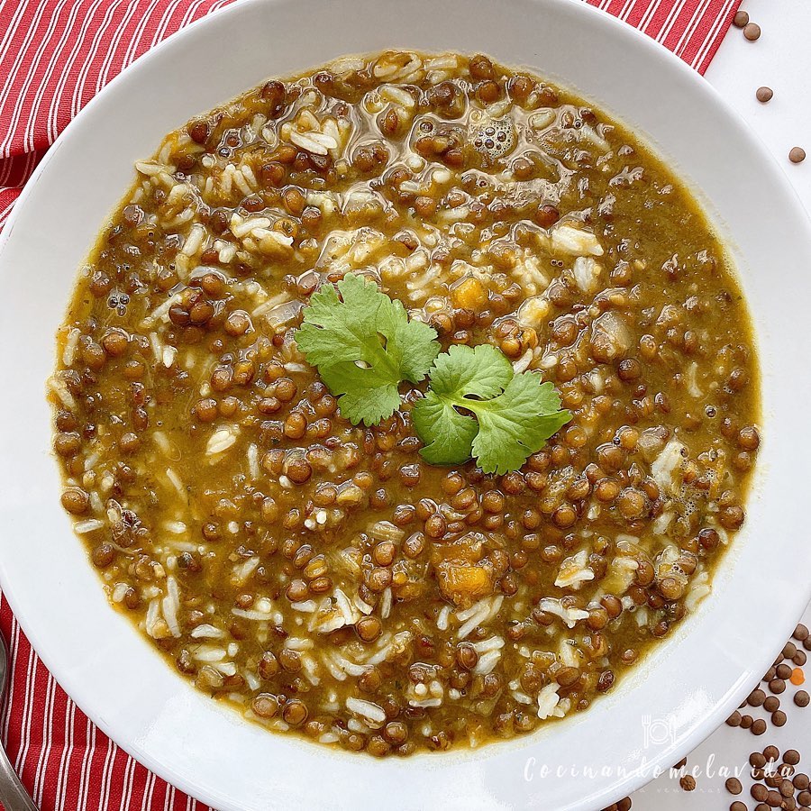 LENTEJAS CON ARROZ AL CURRY