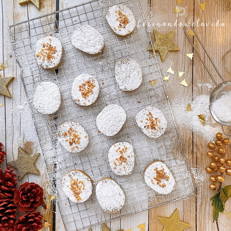 POLVORONES DE AVELLANA Y AVENA