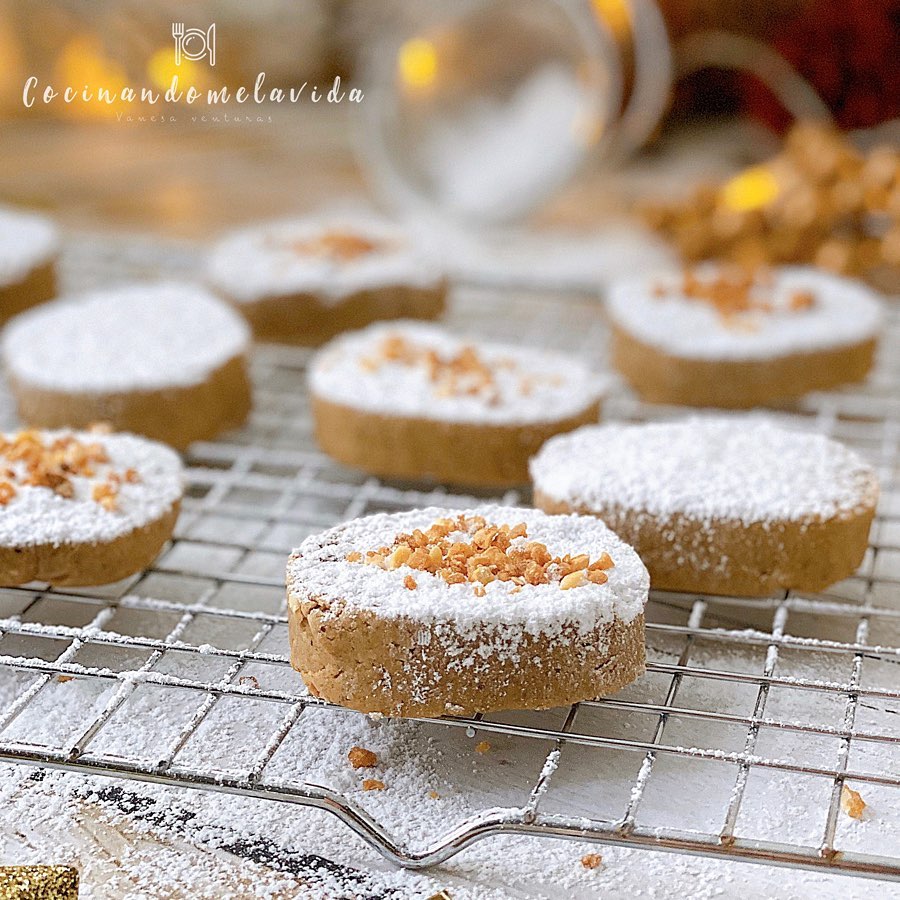POLVORONES DE AVELLANA Y AVENA