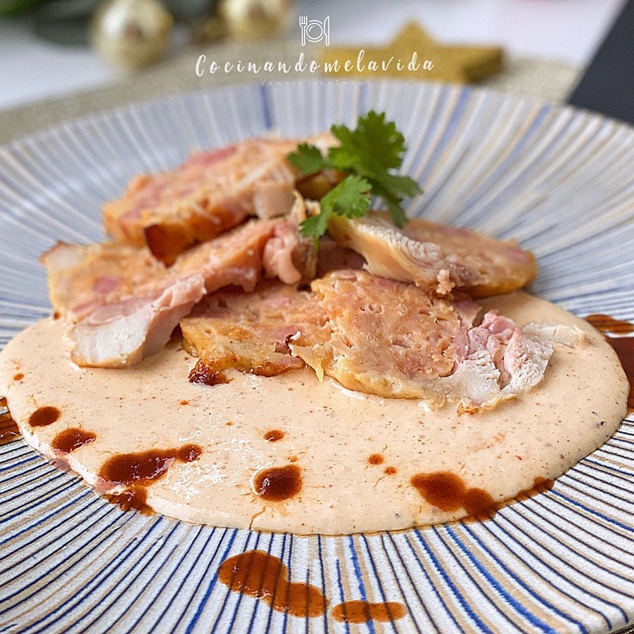 ROSTI DE POLLO CON SALSA CREMOSA CHIPOTLE