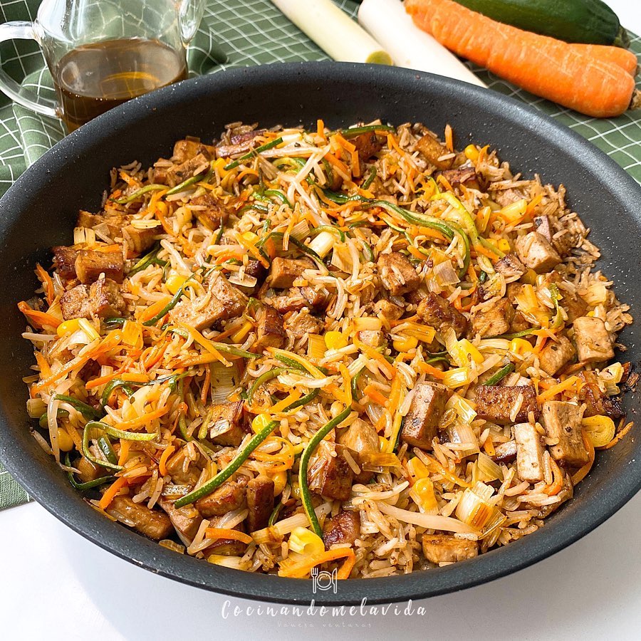 ARROZ FRITO CON TOFU Y VERDURAS