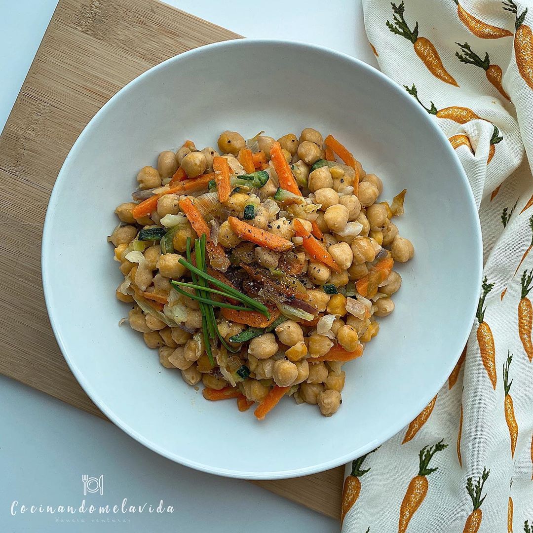 GARBANZOS COCIDOS SALTEADOS CON VERDURAS