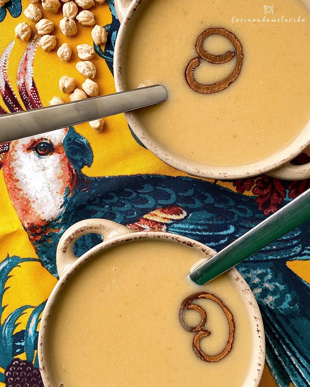 SOPA DE GARBANZOS CON CANELA