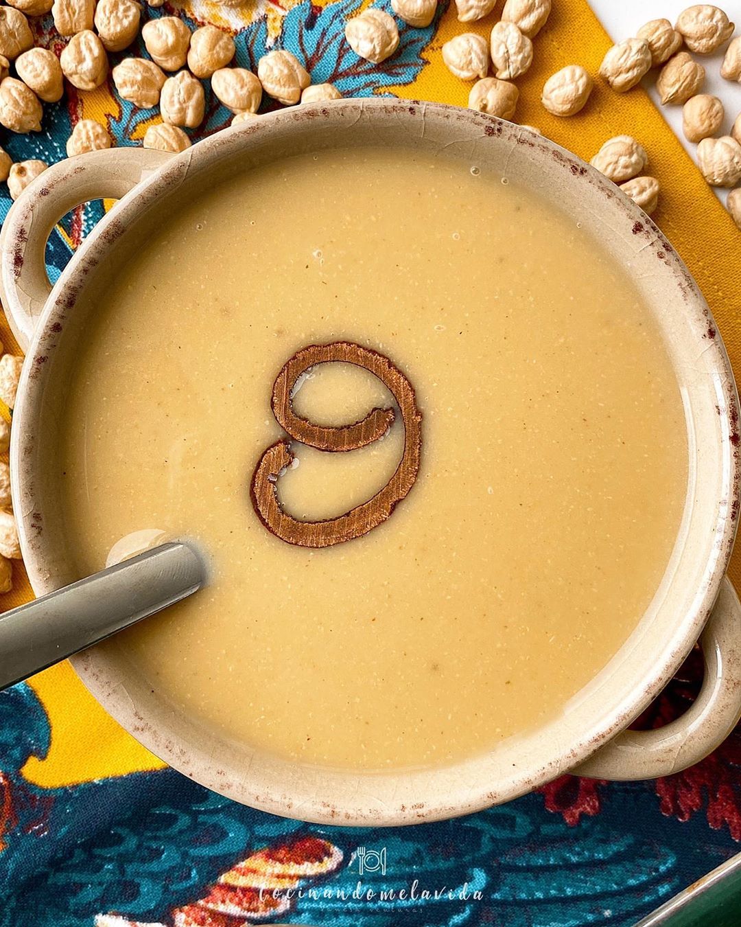 SOPA DE GARBANZOS CON CANELA