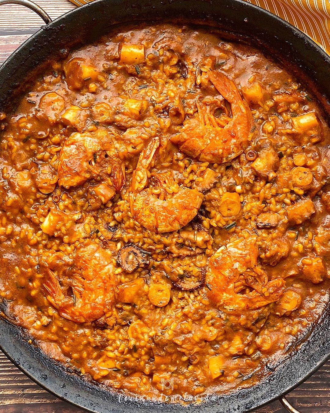 ARROZ CON PULPO Y GAMBONES