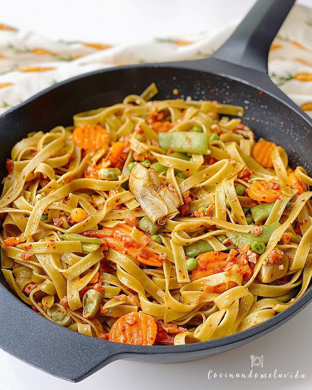 NIDOS DE PASTA CON MENESTRA Y JAMÓN