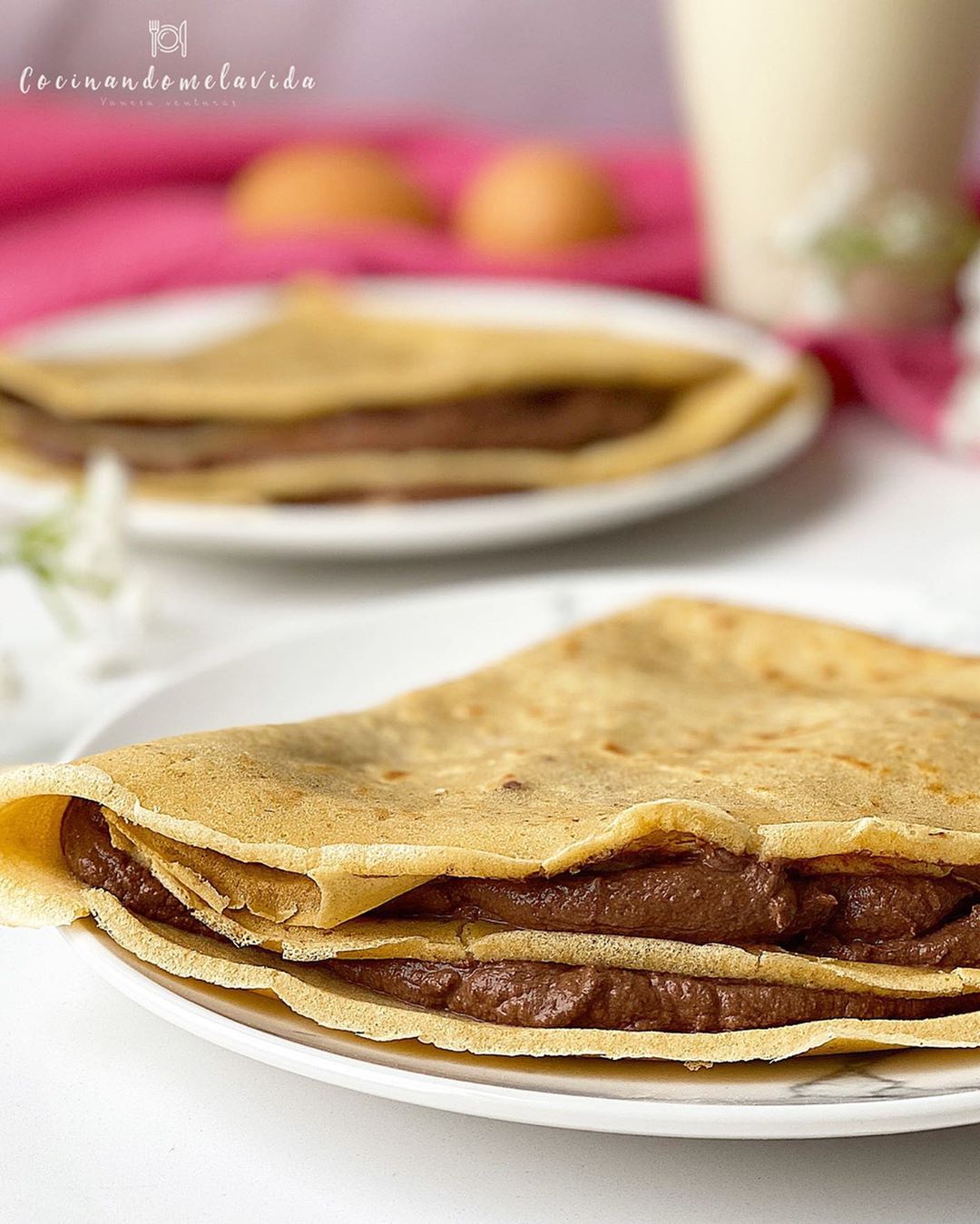 CRÉPES DE AVENA RELLENAS DE MOUSSE SALUDABLE DE CHOCOLATE