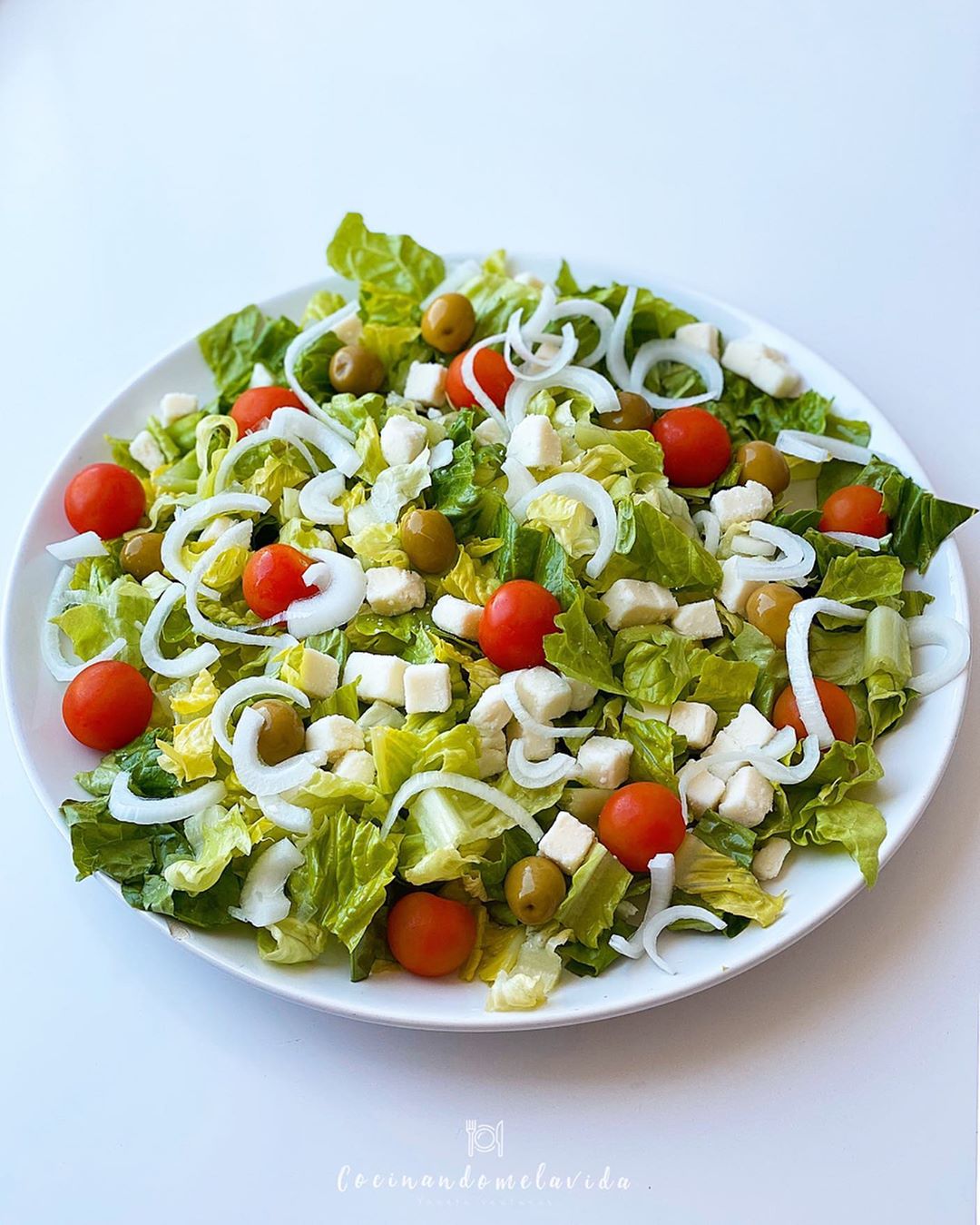 ENSALADA CON QUESO DE CABRA