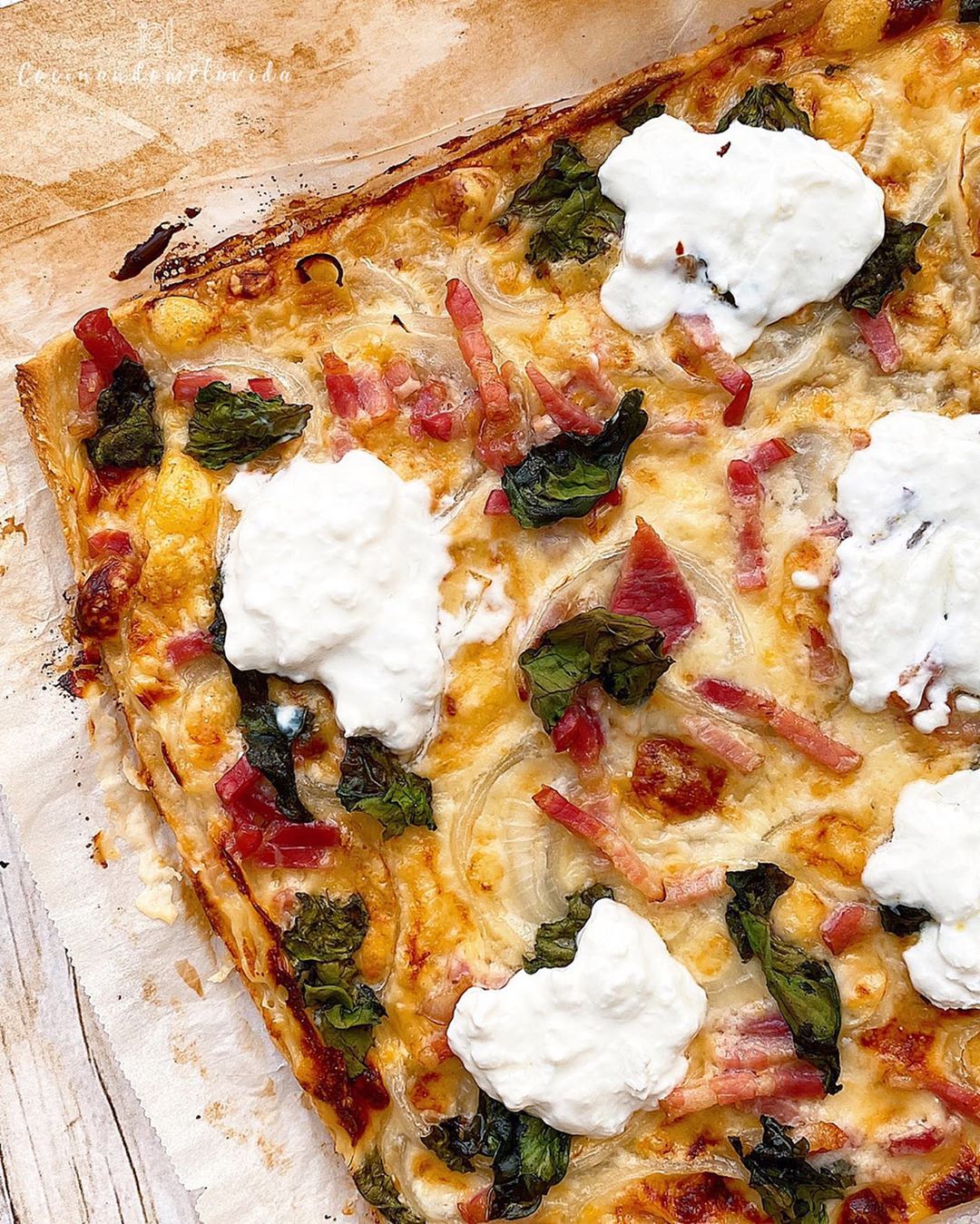 PIZZA CARBONARA MASA FINA Y CRUJIENTE