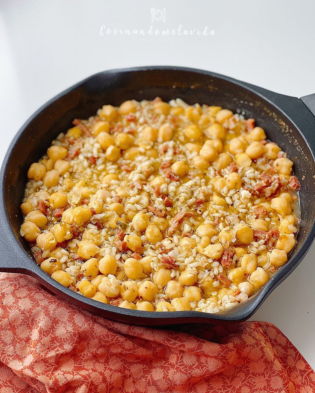GARBANZOS CON ARROZ Y JAMÓN