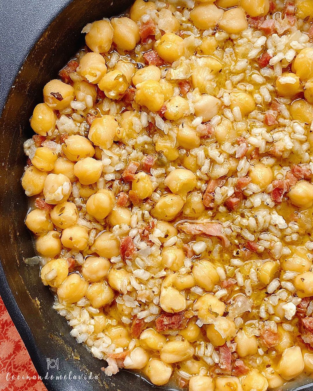 GARBANZOS CON ARROZ Y JAMÓN