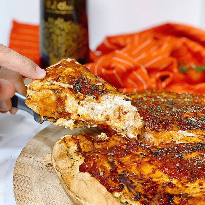 PIZZA EMPANADA A LA BOLOÑESA
