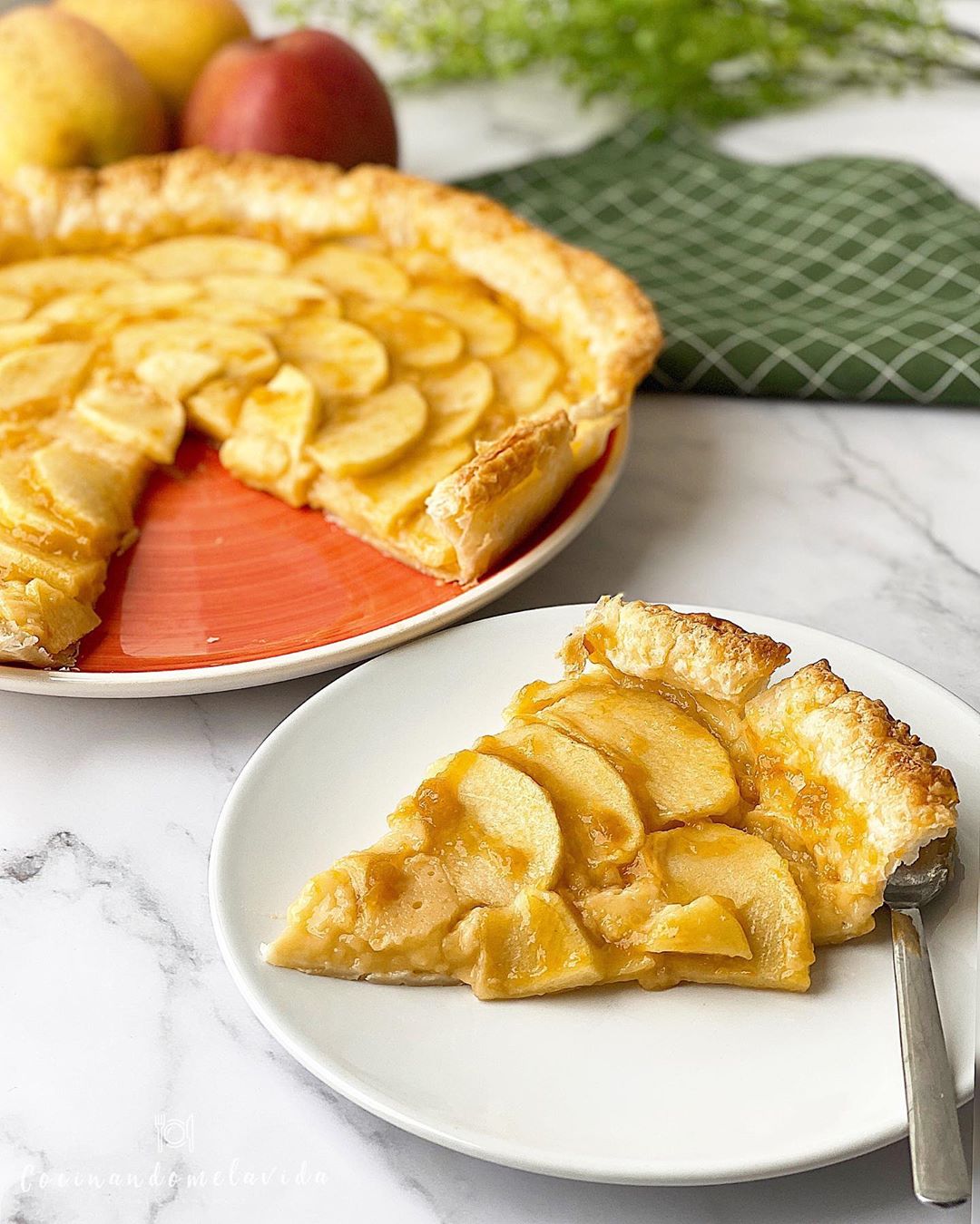 TARTA DE MANZANA Y CREMA
