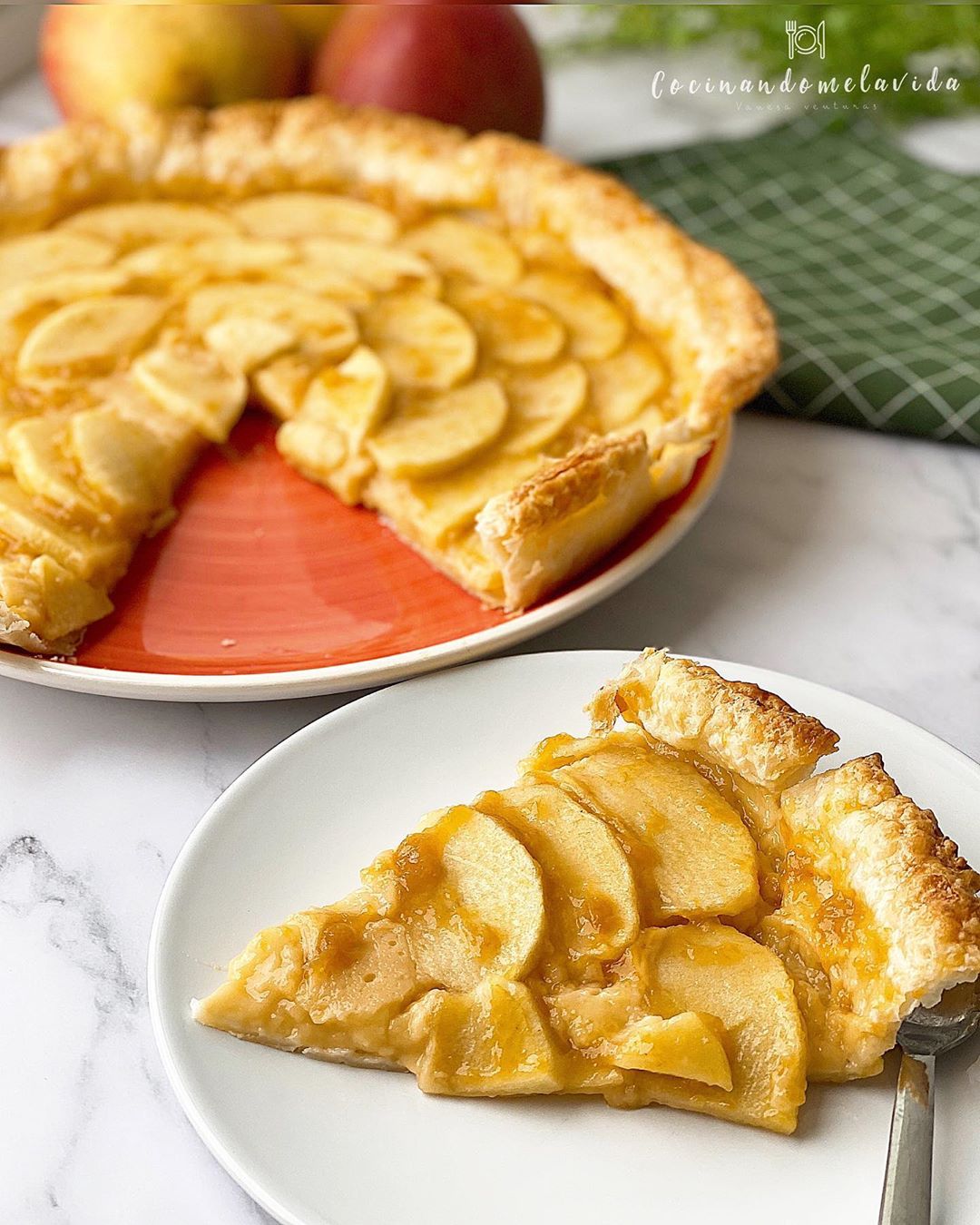 TARTA DE MANZANA Y CREMA