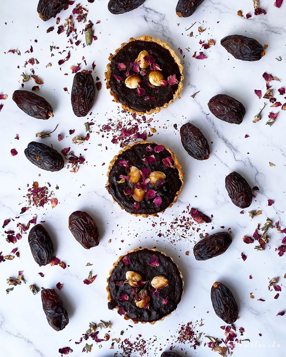 TARTALETAS DE DÁTILES Y CACAO