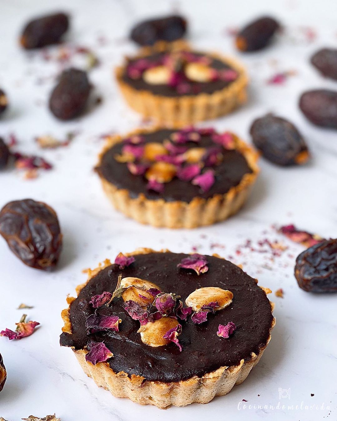 TARTALETAS DE DÁTILES Y CACAO