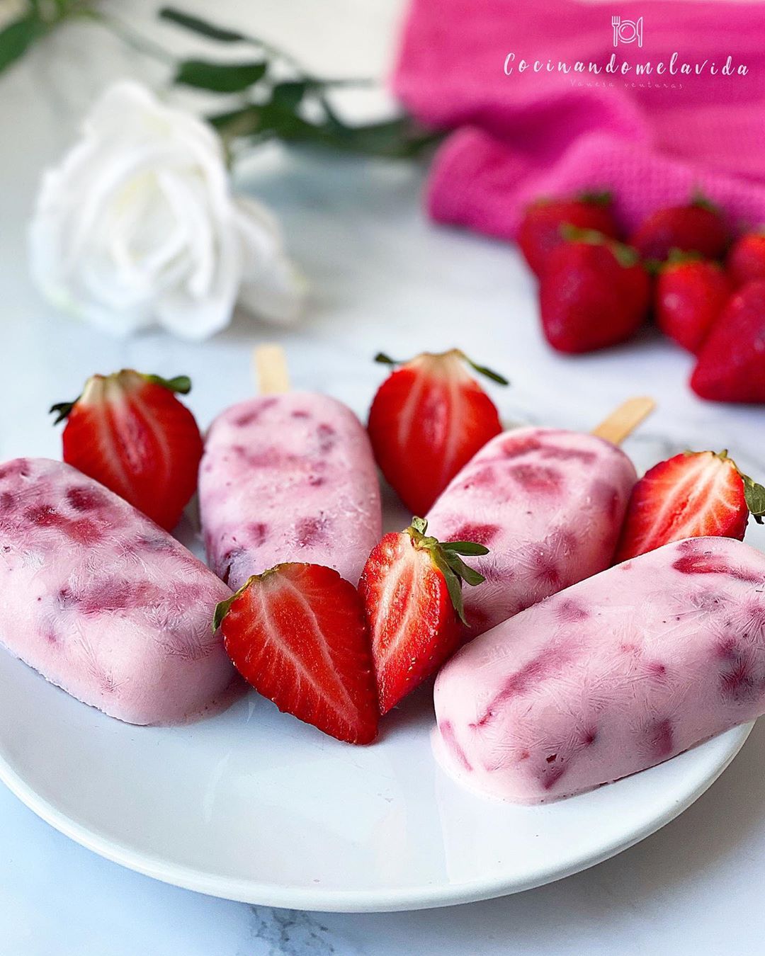 HELADO DE FRESA Y YOGUR