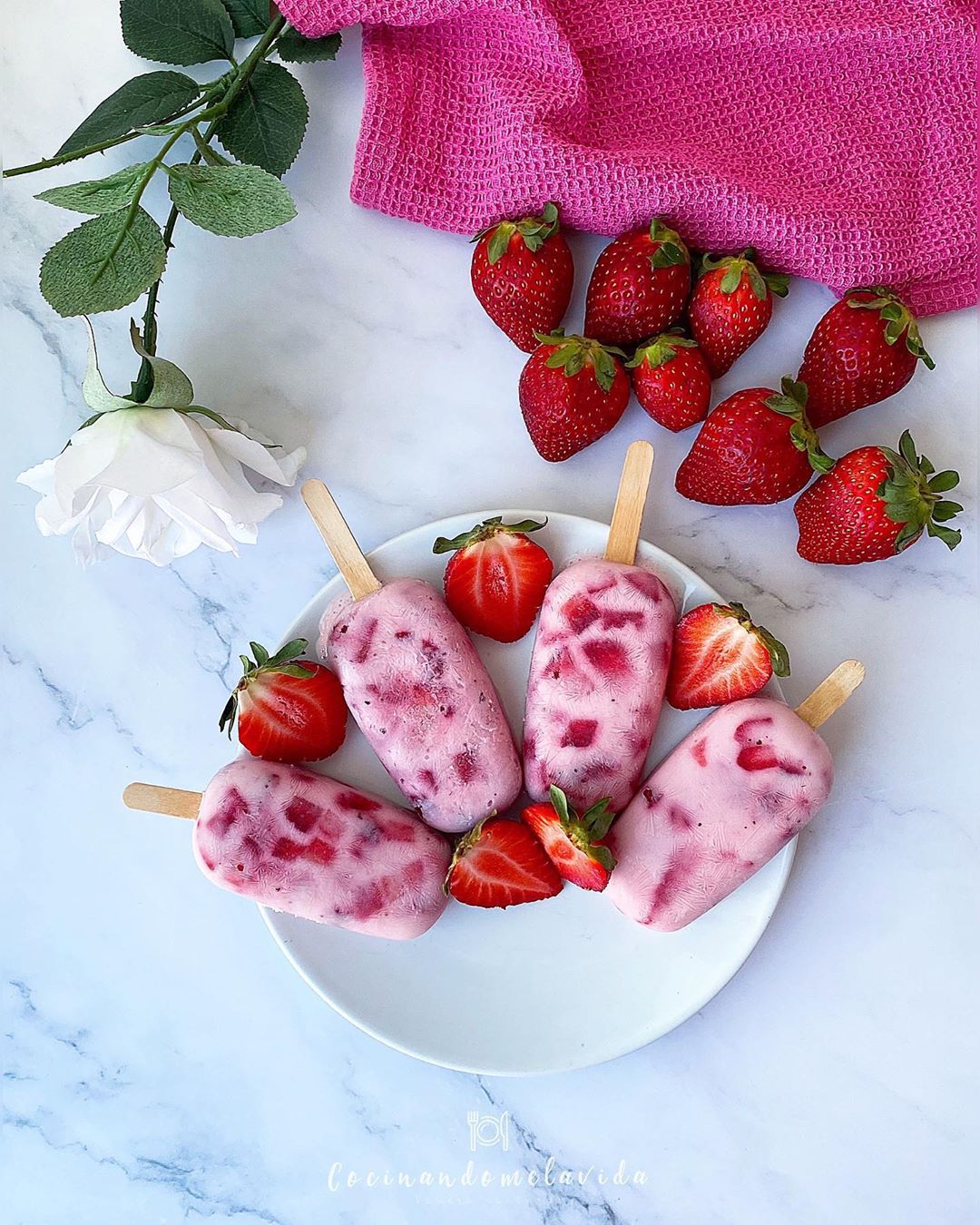 HELADO DE FRESA Y YOGUR