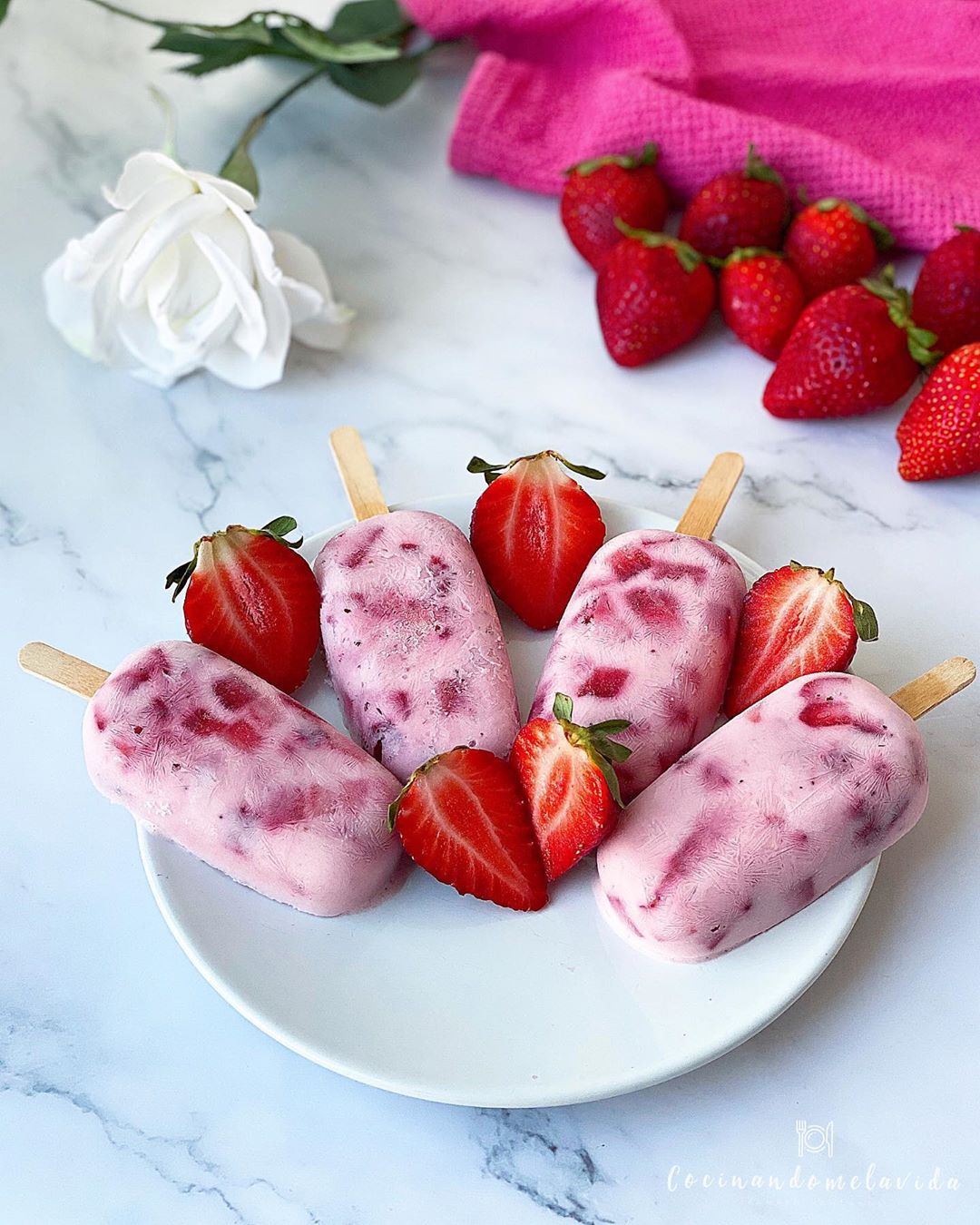 HELADO DE FRESA Y YOGUR