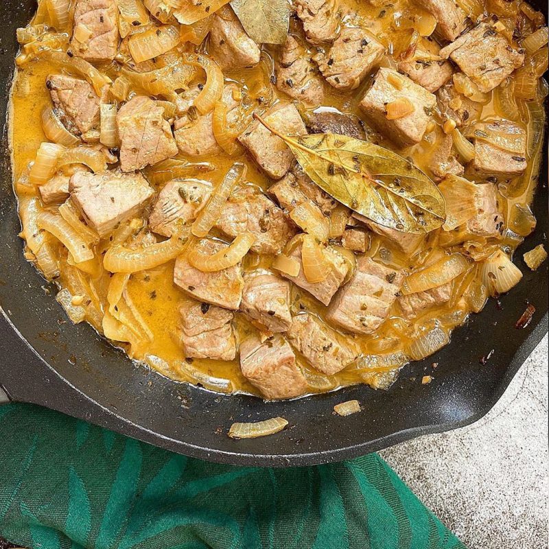 ATÚN ENCEBOLLADO
