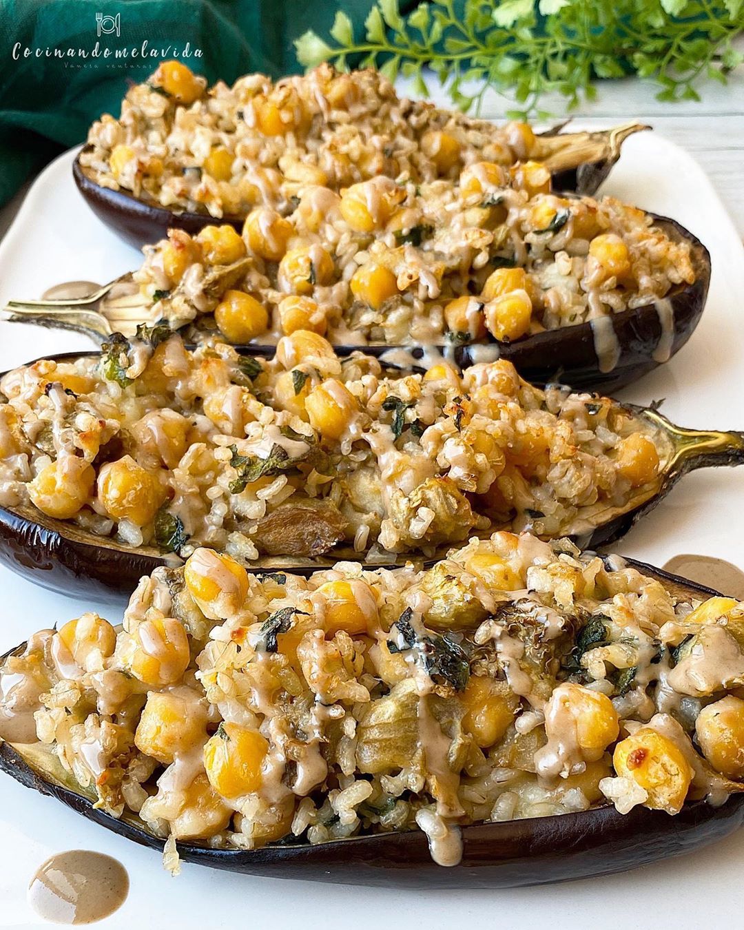 BERENJENAS RELLENAS DE ARROZ Y GARBANZOS BERENJENAS RELLENAS DE ARROZ Y GARBANZOS