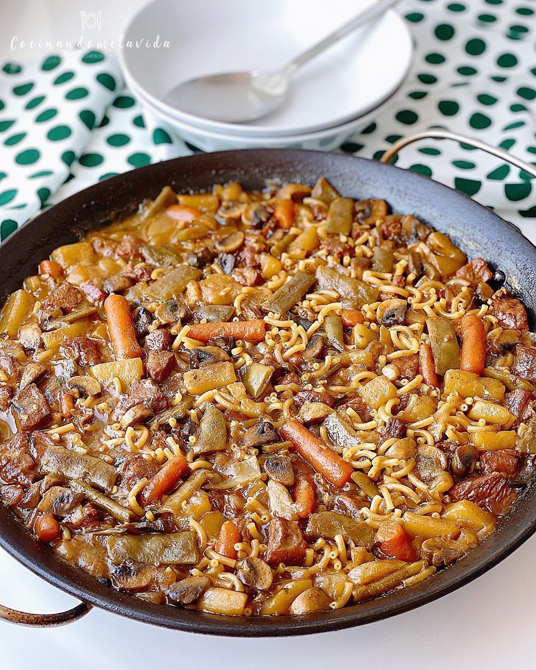 FIDEOS A LA CAZUELA CON TERNERA Y VERDURAS FIDEOS A LA CAZUELA CON TERNERA Y VERDURAS