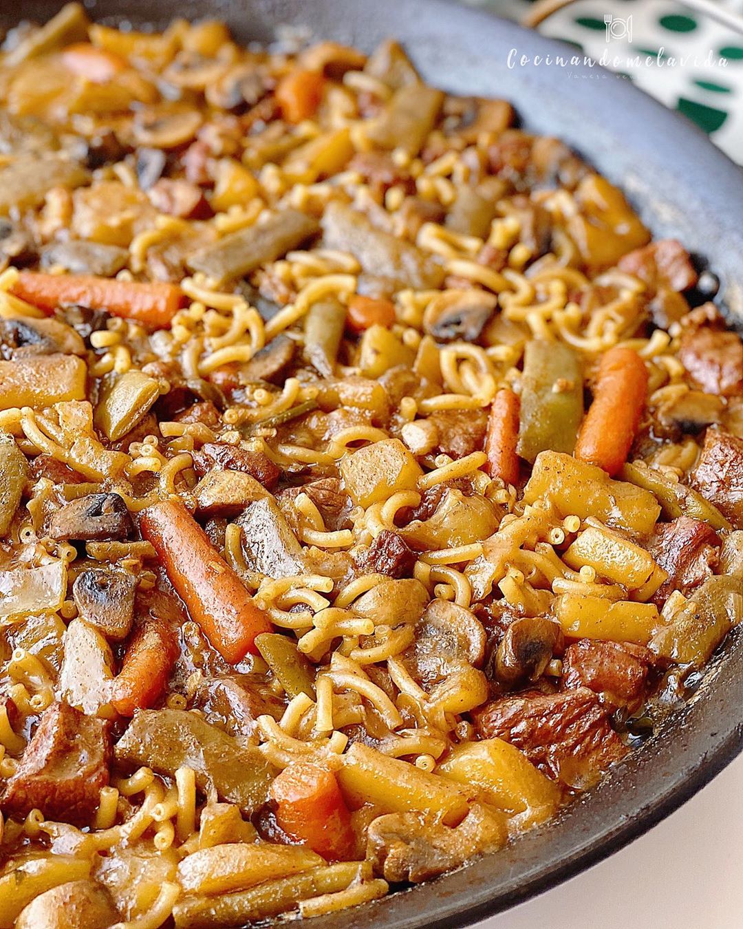FIDEOS A LA CAZUELA CON TERNERA Y VERDURAS FIDEOS A LA CAZUELA CON TERNERA Y VERDURAS