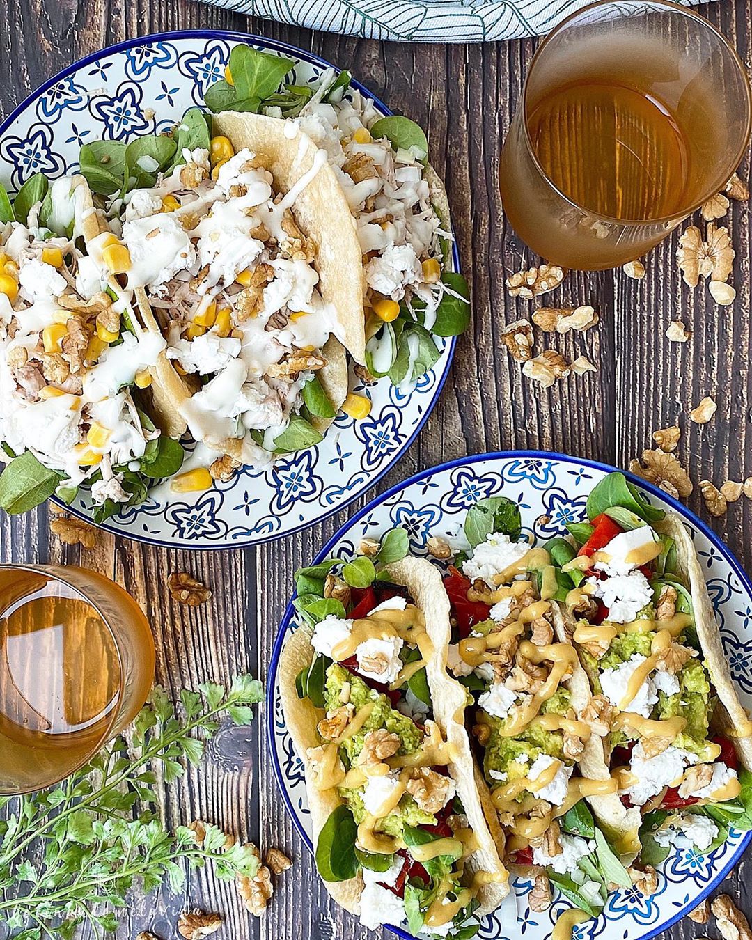 TACOS VEGETARIANOS CON NUECES Y QUESO FETA TACOS VEGETARIANOS CON NUECES Y QUESO FETA