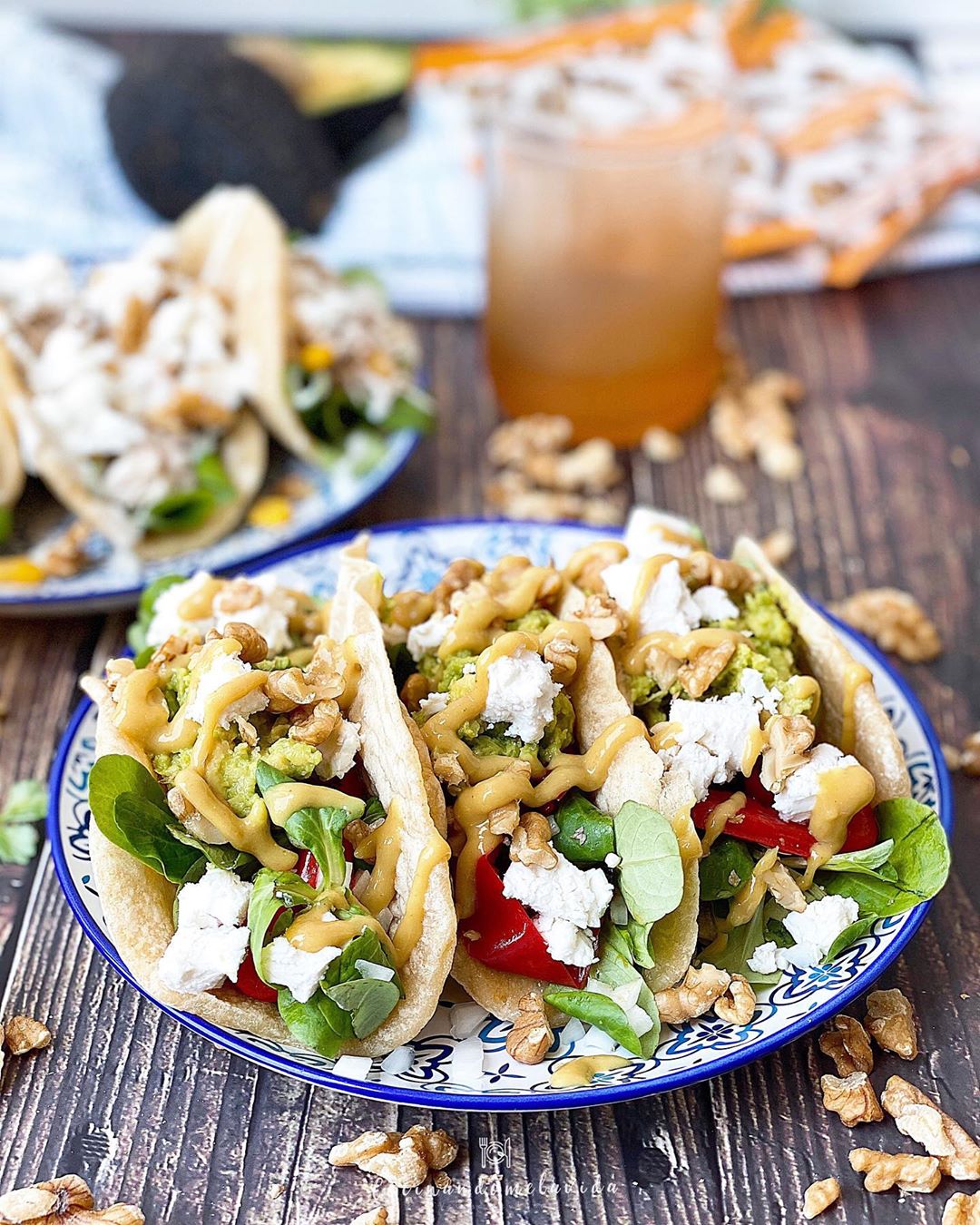 TACOS VEGETARIANOS CON NUECES Y QUESO FETA TACOS VEGETARIANOS CON NUECES Y QUESO FETA