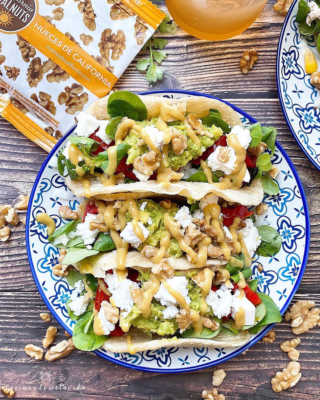 TACOS VEGETARIANOS CON NUECES Y QUESO FETA TACOS VEGETARIANOS CON NUECES Y QUESO FETA
