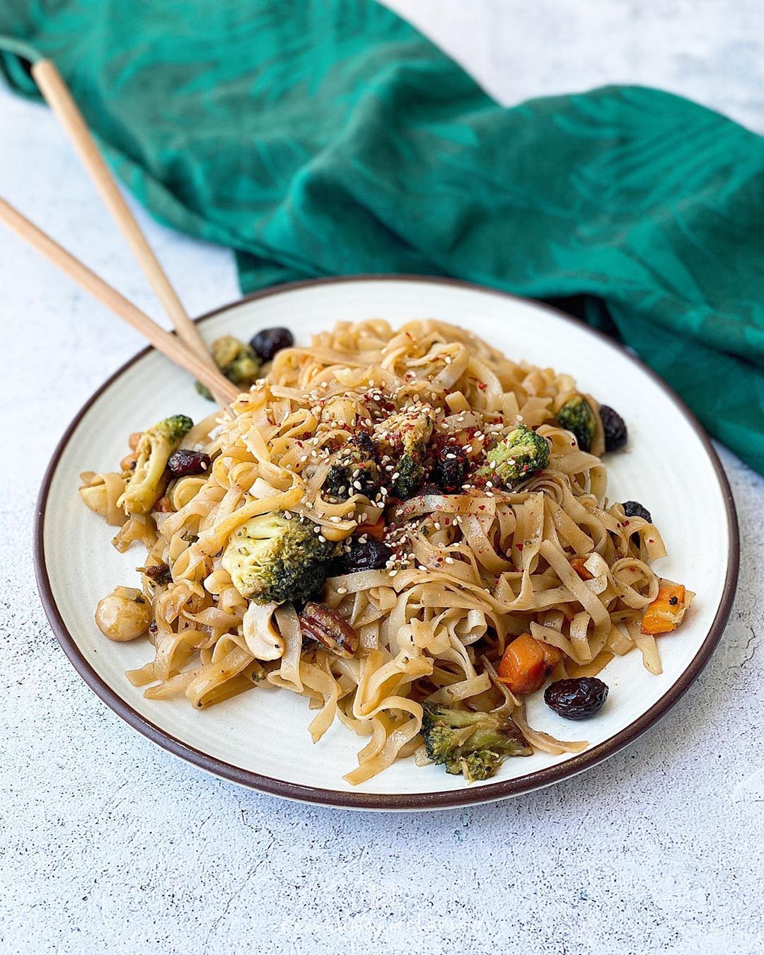 NOODLES DE ARROZ CON VERDURAS NOODLES DE ARROZ CON VERDURAS
