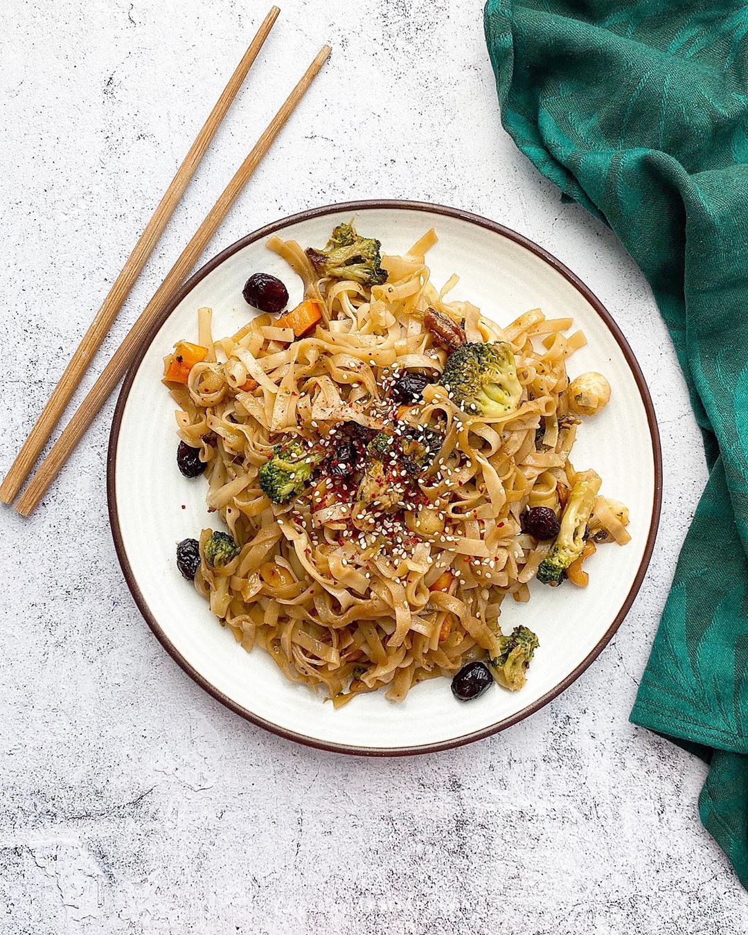 NOODLES DE ARROZ CON VERDURAS NOODLES DE ARROZ CON VERDURAS