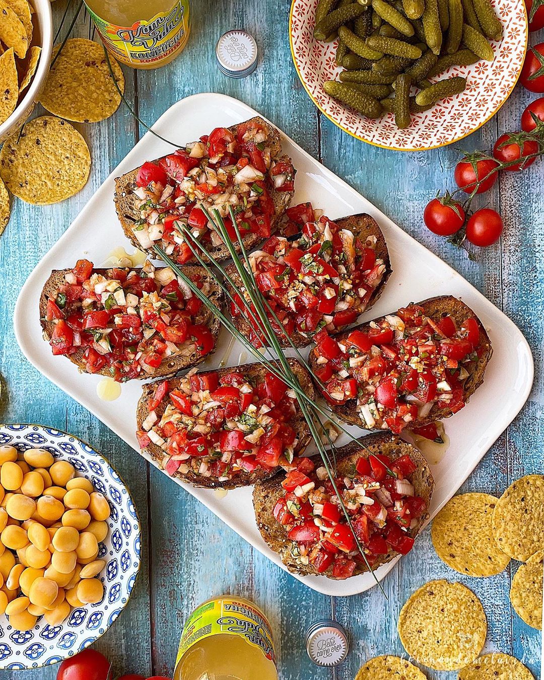 BRUSCHETTAS DE TOMATITOS BRUSCHETTAS DE TOMATITOS